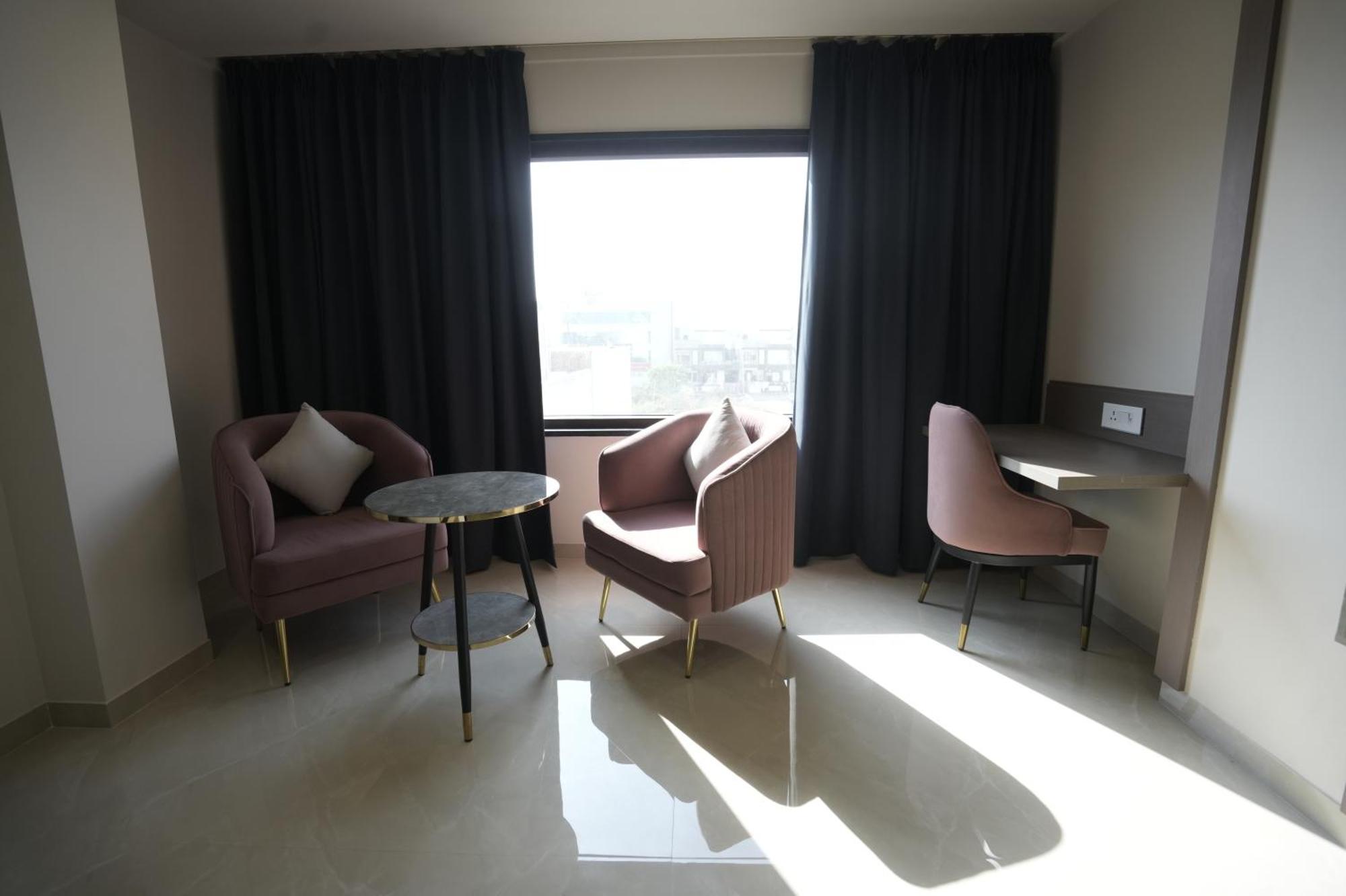 Hotel Shree Ji Inn Кишангарх Экстерьер фото